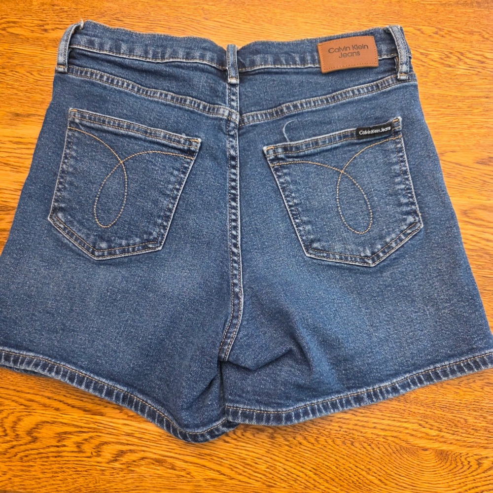 Calvin Klein Jeans Womens High Rise Denim Shorts Medium Wash Blue Size 28/6 - Picture 2 of 10